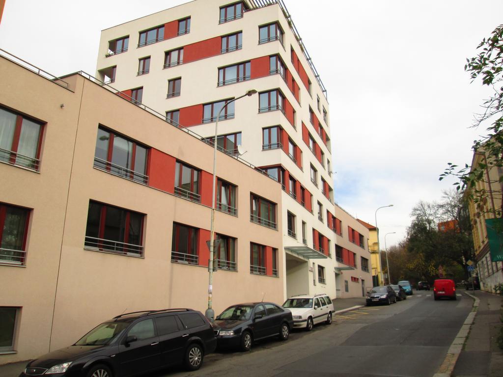 Leongargt Apartments Praag Buitenkant foto