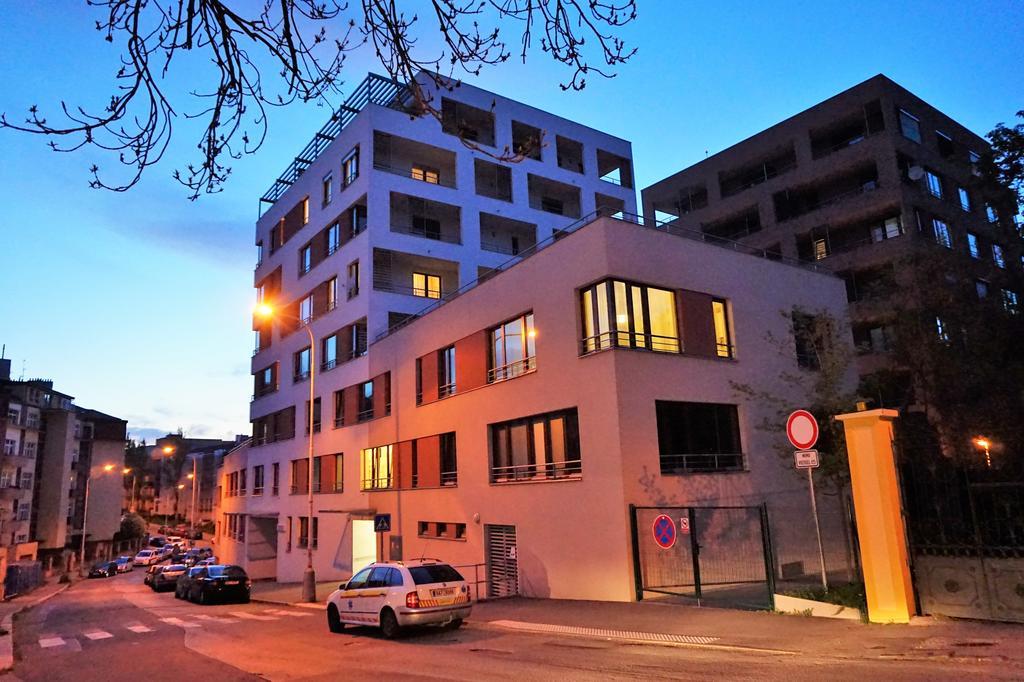 Leongargt Apartments Praag Buitenkant foto